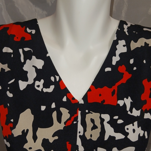 “Calvin Klein” V-Neck Blouse Size Small - Picture 2 of 13